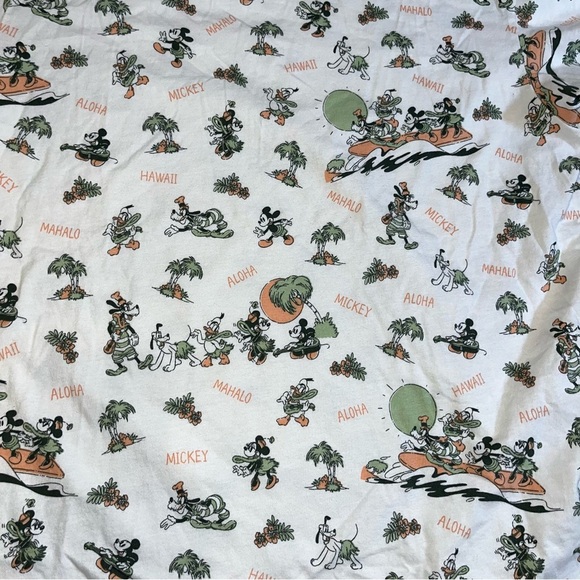 Disney Hawaii uniqlo ut Mickey Minnie Mouse t-shirt large L like new 100% cotton - Picture 6 of 8